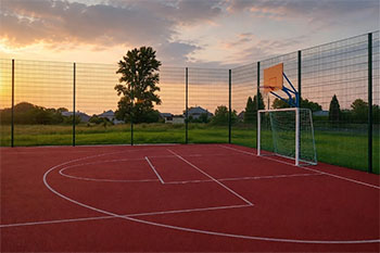 Универсальные спортивные площадки
