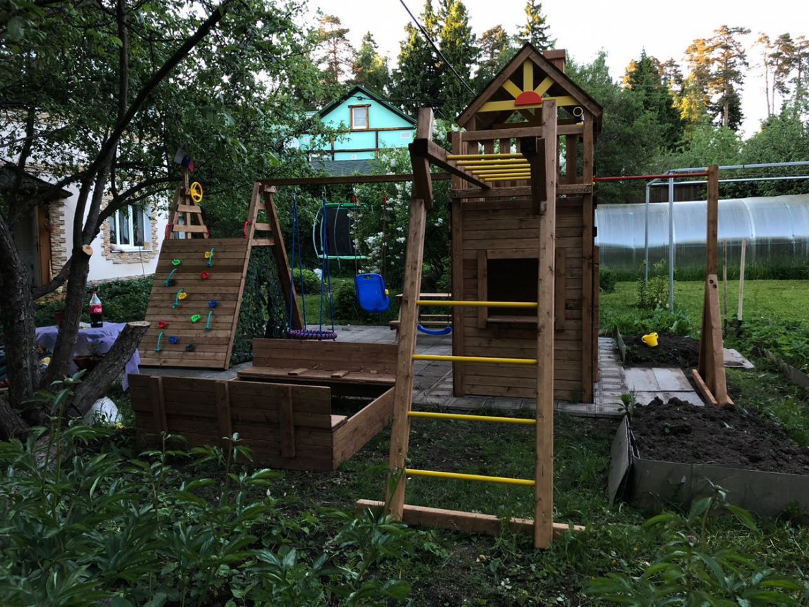 Детская площадка  Крепость Застава